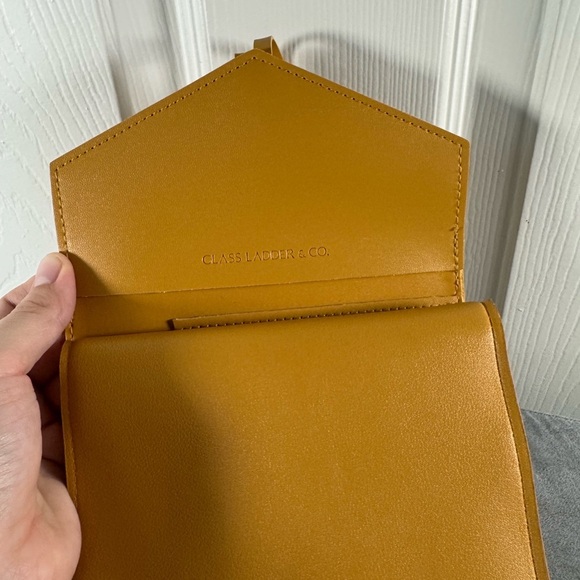 Glass Ladder & co Katherine Leather Tech Travel Roll Up Organizer Case Carmel - Picture 2 of 8